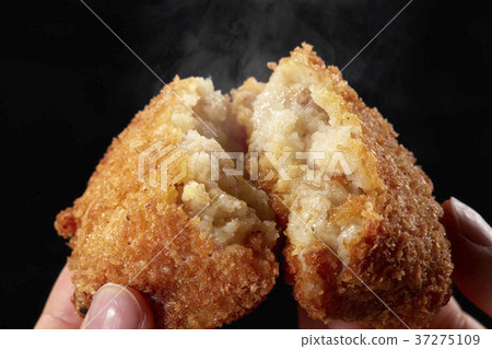 Fresh croquette 37275109