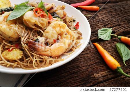 spaghetti seafood 37277301