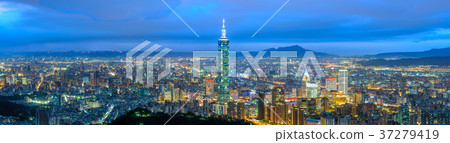 Night scene of Taipei city 37279419
