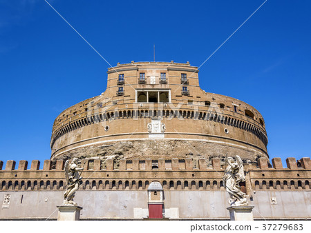front view of the famous Castel Sant Angelo  37279683