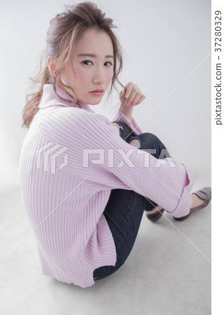 Ponytail arrangement woman Japanese 37280329