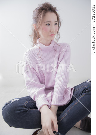 Ponytail arrangement woman Japanese Ponytail arrangement woman Japanese 37280332