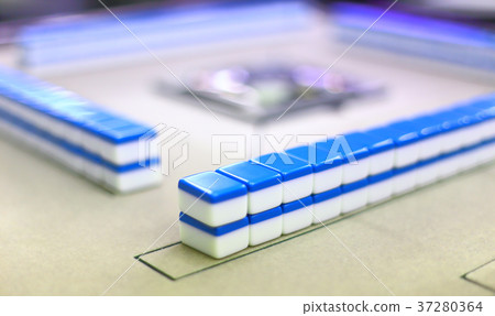 Mahjong 37280364