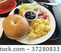 Brunch salad 37280833