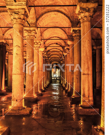 Basilica Cistern Yerebatan, Istanbul, Turkey Basilica Cistern Yerebatan, Istanbul, Turkey 37281222