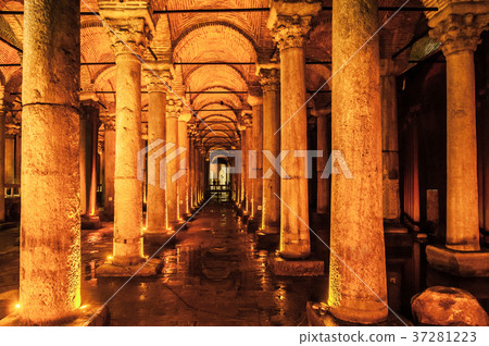 Basilica Cistern Yerebatan, Istanbul, Turkey Basilica Cistern Yerebatan, Istanbul, Turkey 37281223