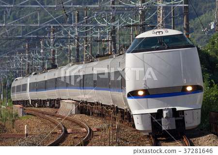 683系列續訂列車特快雷鳥 37281646