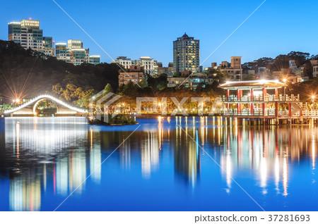 Landscape of Dahu Park in Taipei, Taiwan 37281693