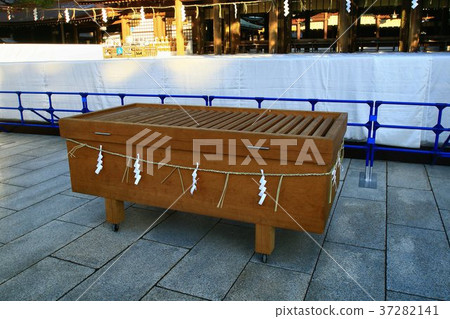 Meiji Jingu Shrine in the New Year and Hatsugu 37282141