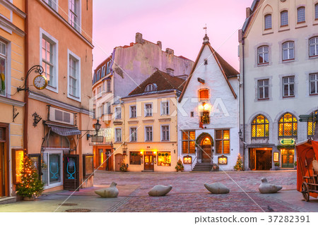 Morning street in the Old Town, Tallinn, Estonia Morning street in the Old Town, Tallinn, Estonia 37282391
