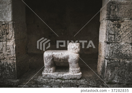 Chichen Itza Chichen Itza 37282835