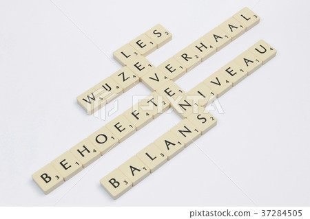 Scrabble words related to the word life in Dutch. 37284505