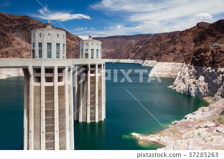 Hoover Dam Towers on the blue Lake Mead Hoover Dam Towers on the blue Lake Mead 37285263