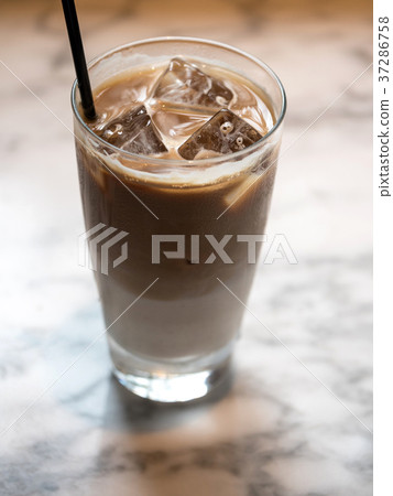 Ice caffe latte 37286758