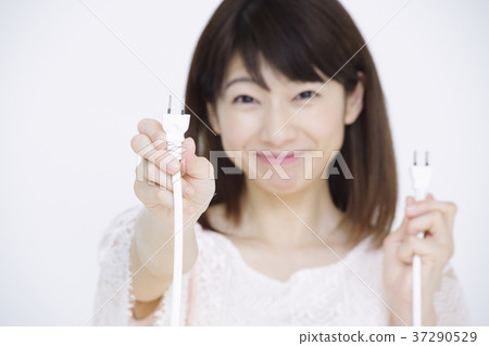 Young woman saving 37290529