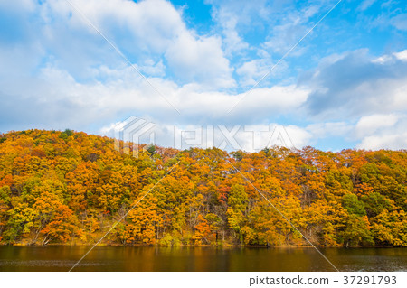 Eldest lake 37291793