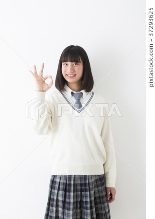 有好標誌的學校女孩 37293625