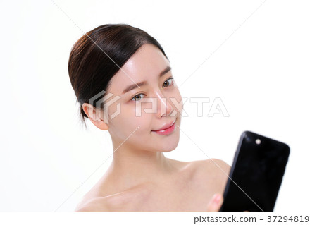 Beauty, skin care, beauty, 20s, woman, selfie, cellphone Beauty, skin care, beauty, 20s, woman, selfie, cellphone 37294819