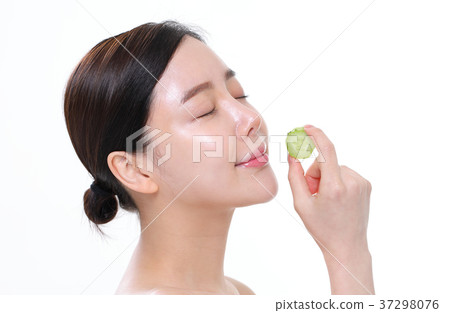 Beauty, Skin Care, Beauty, Twenties, Woman, Cucumber, Vitamins 37298076