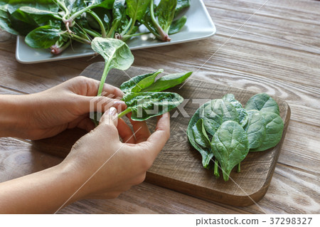 healthy eating, vegetarian food and spinach leaves 37298327