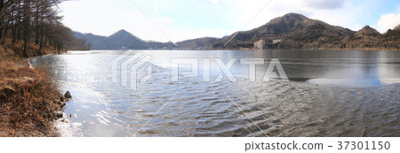 Mount Haruna and Lake Haruna (panoramic photo) Mount Haruna and Lake Haruna (panoramic photo) 37301150