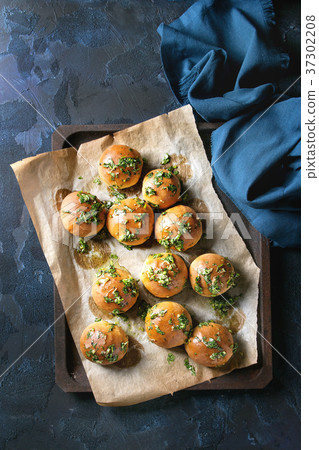 Homemade garlic buns Homemade garlic buns 37302208