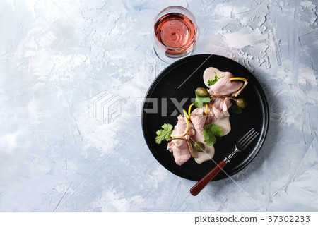 Veal with tuna sauce vitello tonnato 37302233