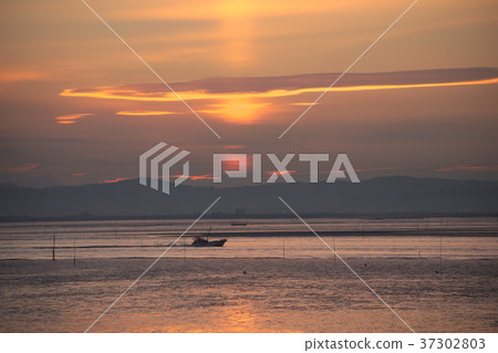Dawn of Ariake Sea Dawn of Ariake Sea 37302803