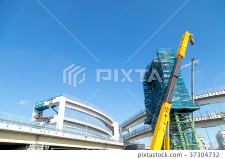 Highway ring line clouds copy space wide copy space 37304732