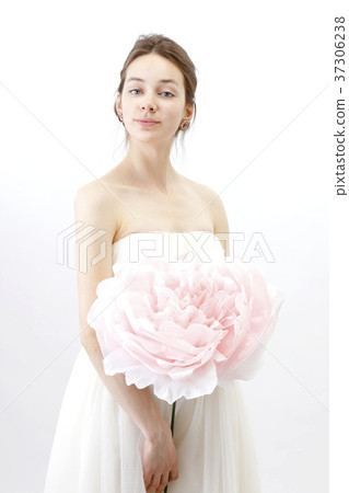 Bridal beauty shot Foreign female Caucasian Bridal beauty shot Foreign female Caucasian 37306238