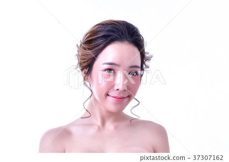 The concept of healthy beautiful woman. Beautiful women keep hea 37307162