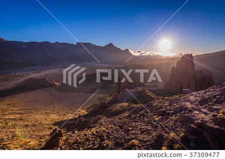Teide National Park Roques de Garcia in Tenerife  37309477