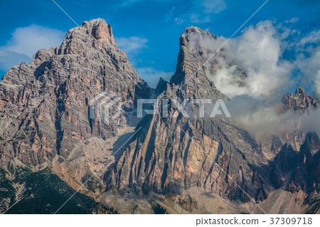 National Park panorama and Dolomiti mountains National Park panorama and Dolomiti mountains 37309718