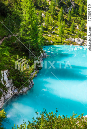 Alpin lake Sorapis - Italian Dolomites stunning Alpin lake Sorapis - Italian Dolomites stunning 37309719