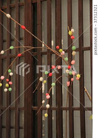 Cocoon ball decoration 37312321