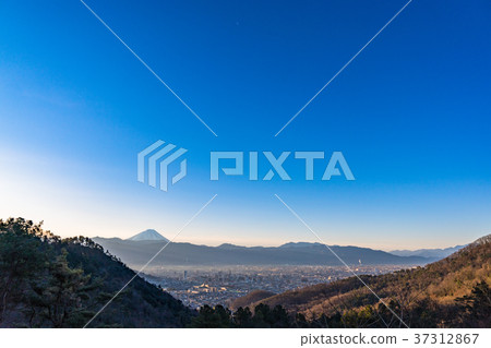 《山梨縣》甲府盆地・清晨 37312867