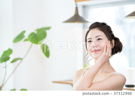 Young woman, beauty image　 37312998