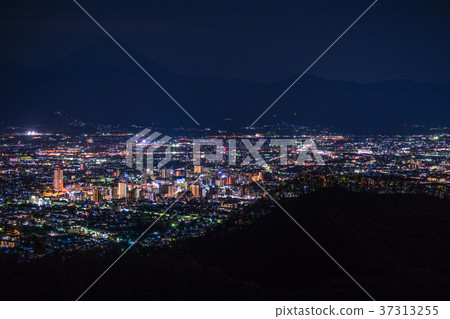 山梨縣 甲府盆地和甲府市的夜景 照片素材 圖片 圖庫