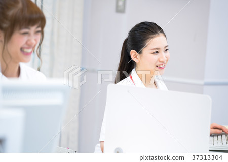 Young women, reception, gym, sports club 37313304