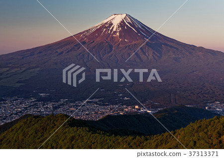 Mt. Fuji seen from Mitsubashi 37313371