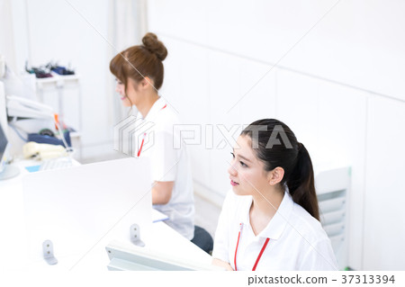 年輕女性,接待,健身房,健身,體育俱樂部 年輕女性,接待,健身房,健身,體育俱樂部 37313394