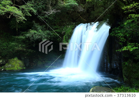 Initial waterfall Initial waterfall 37313610