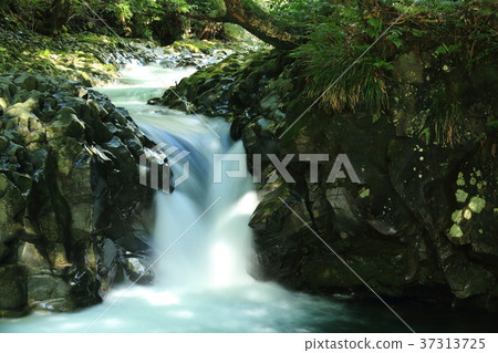 Crab waterfall Crab waterfall 37313725