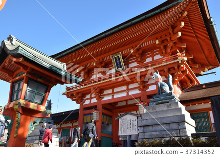 The tower of Fushimi-Inari Taisha Shrine The tower of Fushimi-Inari Taisha Shrine 37314352