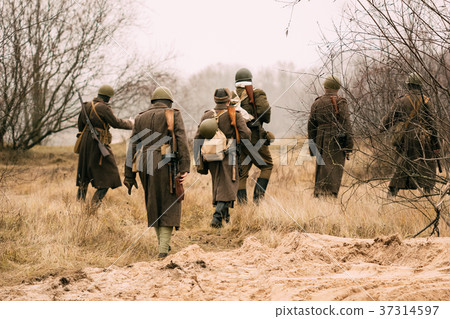 Soldiers of the Red Army in the field Soldiers of the Red Army in the field 37314597