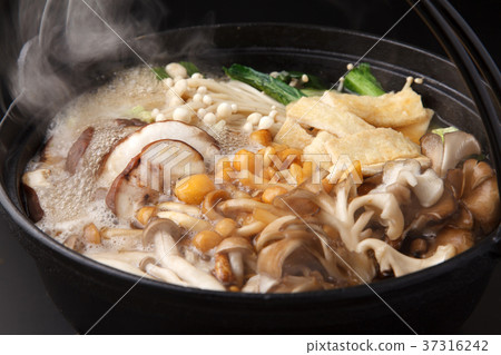 Mushroom pot   37316242