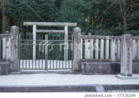 皇帝Hirobumi奶奶的墓 皇帝Hirobumi奶奶的墓 37316284
