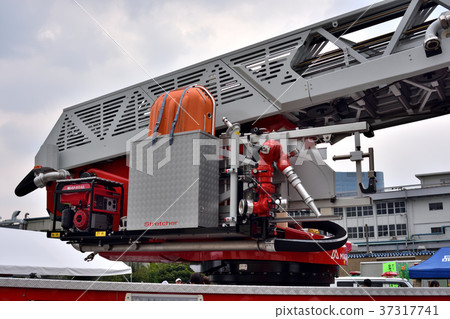 轉向機車部分的梯子車 37317741