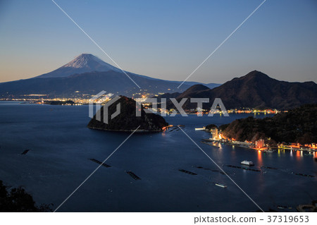 從伊豆半島jojo黎明的富士山 照片素材 圖片 圖庫