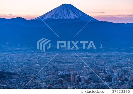 《山梨縣》富士山和甲府盆地/藍小時 37323326